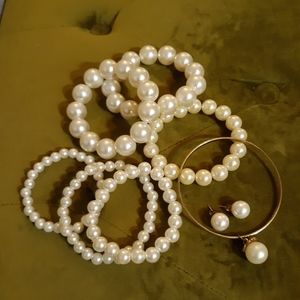 PEARL BRACELETS & EARRINGS SET EUC